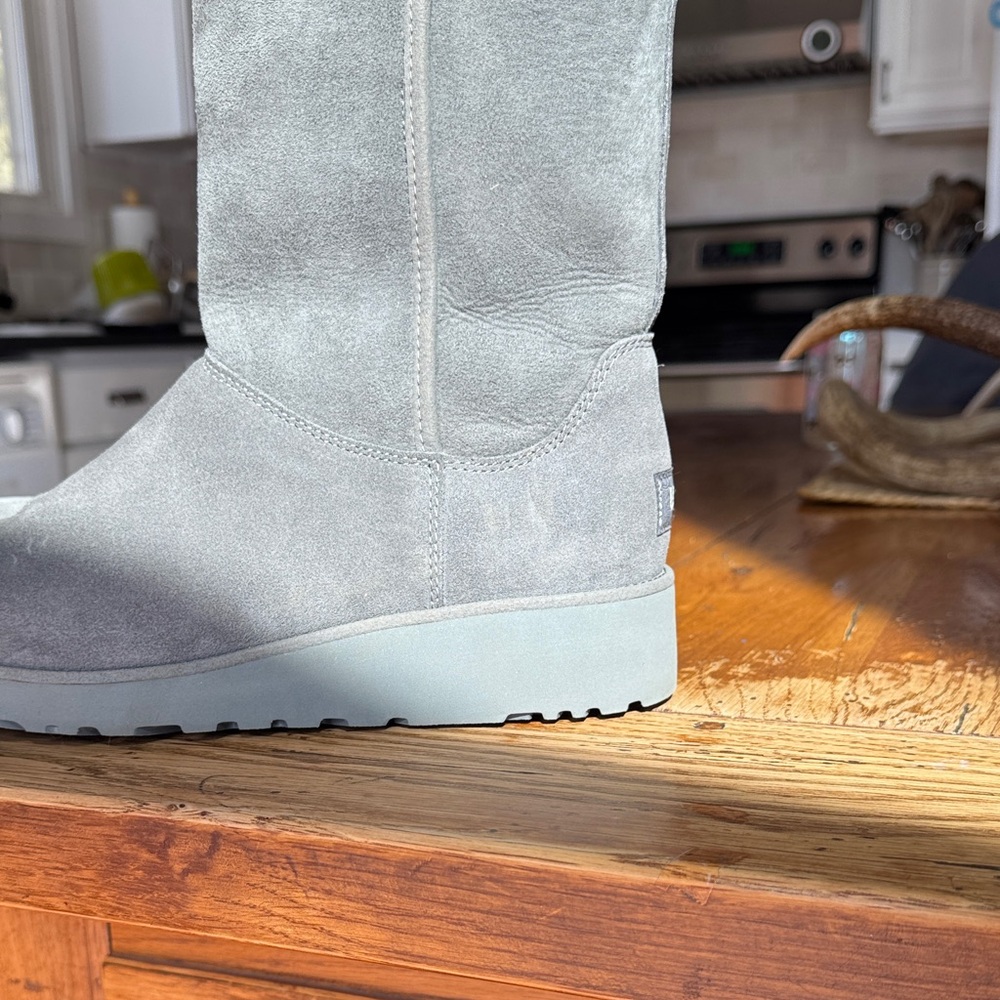 UGG Amie boots size 9 - Picture 4 of 7